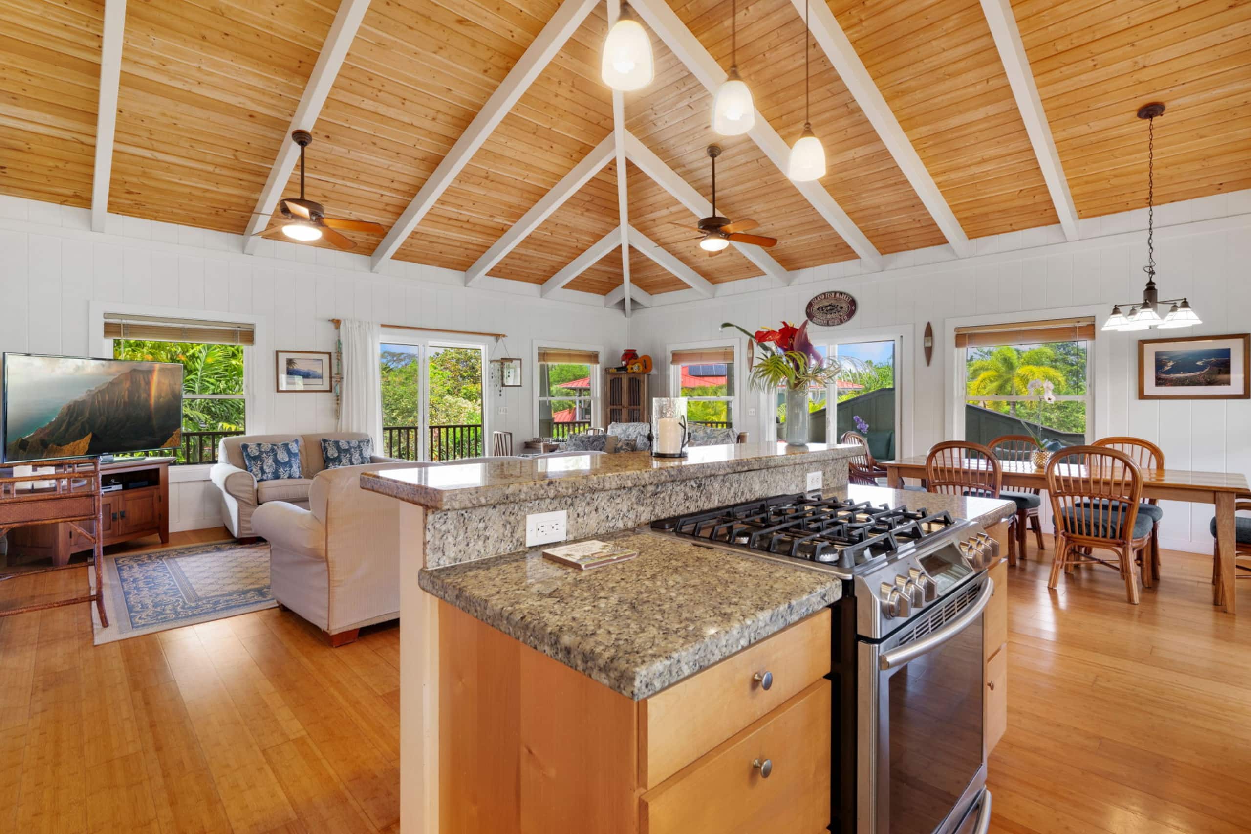 Home in Hanalei · ★4.8 · 3 bedrooms · 3 beds · 3 baths - Image 15