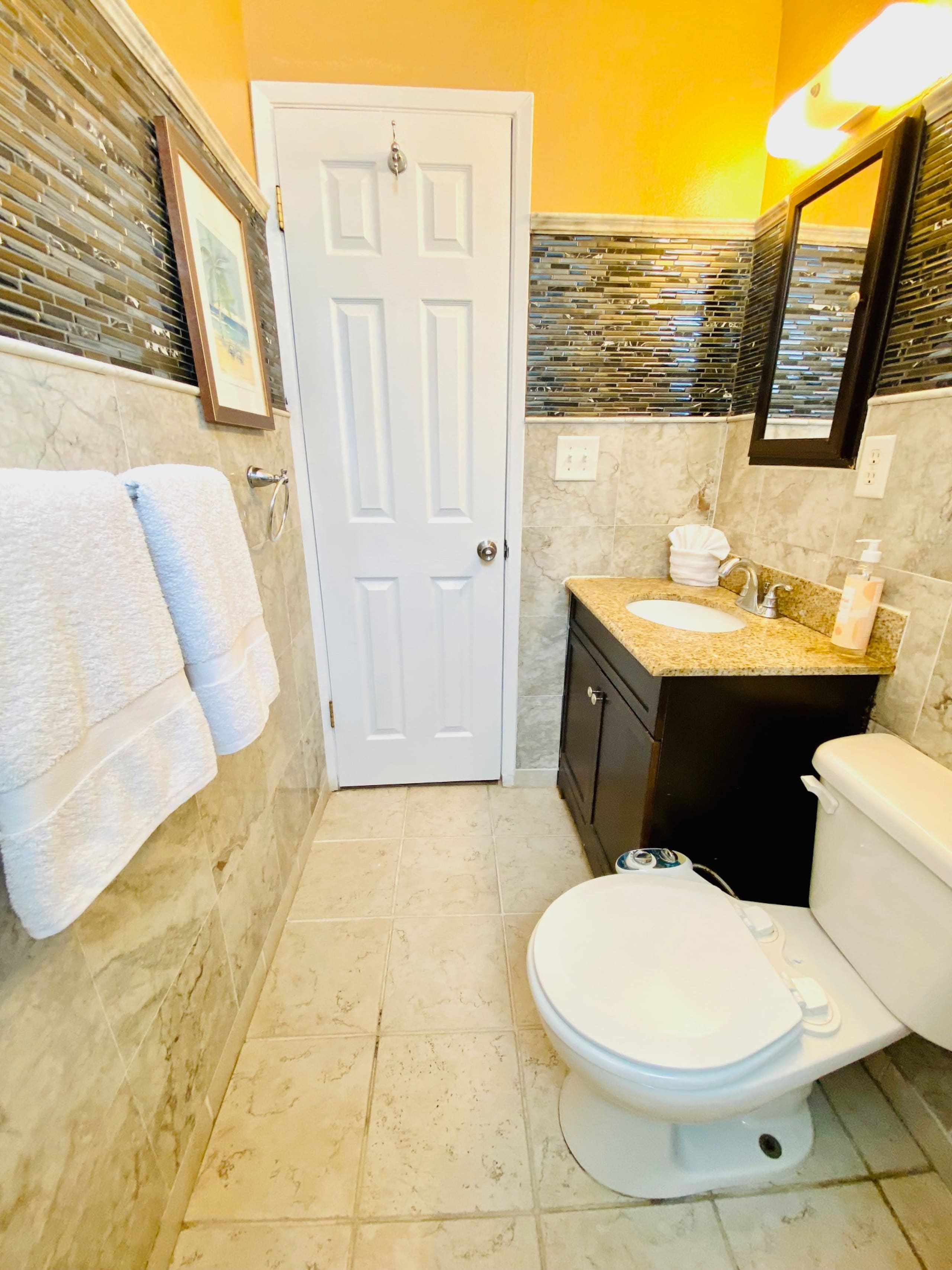 Condo in Kailua · ★4.63 · 2 bedrooms · 3 beds · 1 private bath - Image 18