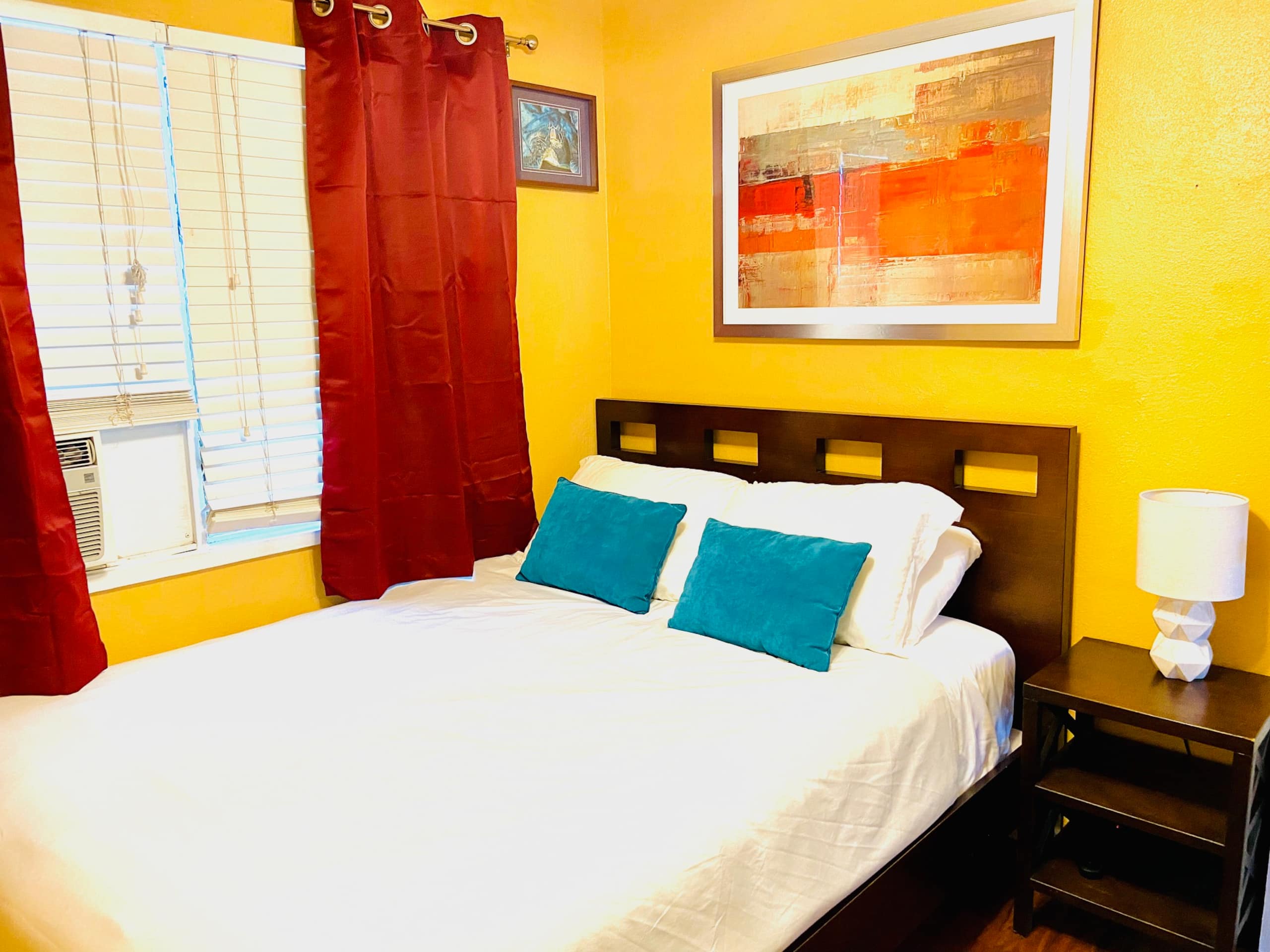 Condo in Kailua · ★4.63 · 2 bedrooms · 3 beds · 1 private bath - Image 5
