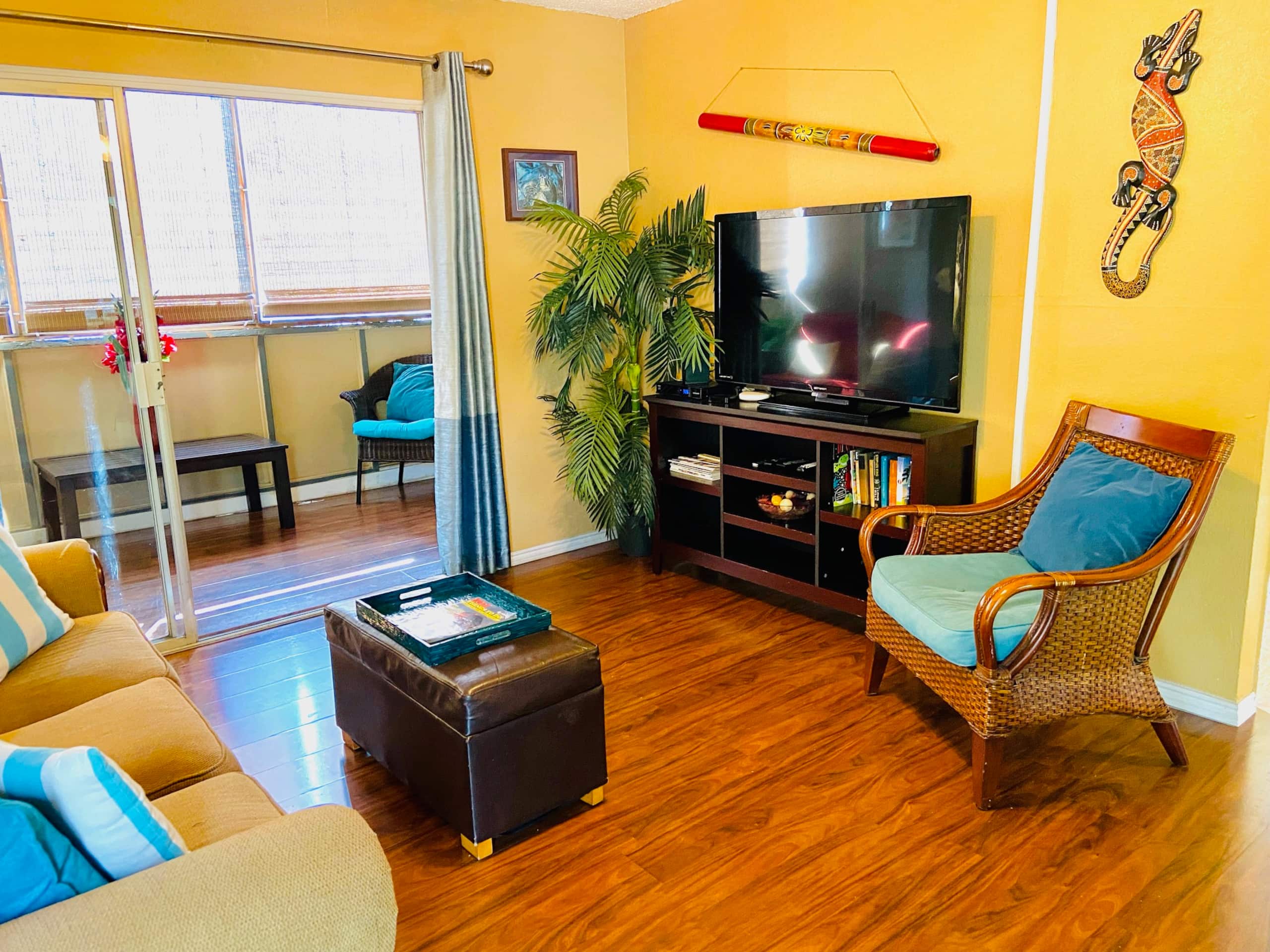 Condo in Kailua · ★4.63 · 2 bedrooms · 3 beds · 1 private bath - Image 11