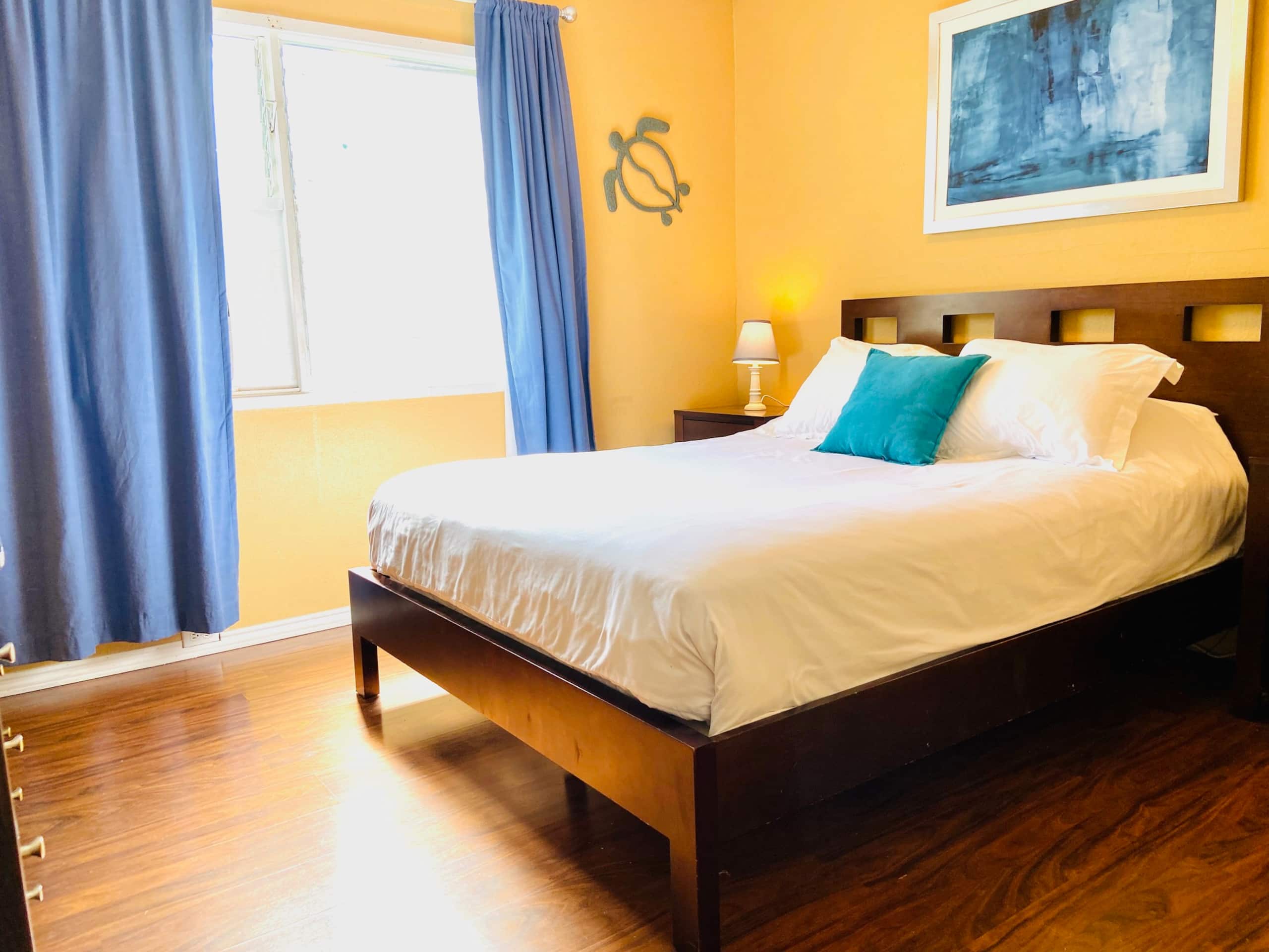 Condo in Kailua · ★4.63 · 2 bedrooms · 3 beds · 1 private bath - Image 2