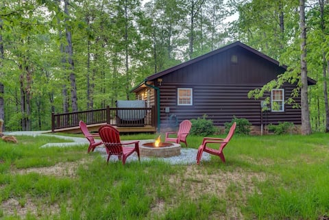 Top performing Airbnb: Easy Access Blue Ridge Cabin w/ Hot Tub in Mineral Bluff