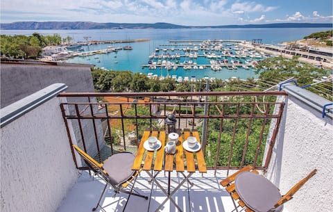 Awesome apartment in Novi Vinodolski with kitchen