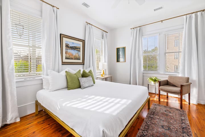 Spálňa s manželskou posteľou King 2