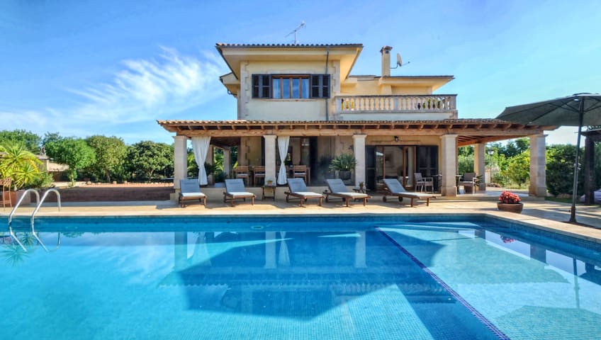 Beautiful country house near Palma with pool