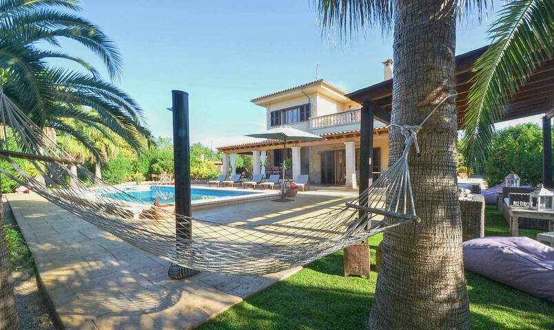 Beautiful country house near Palma with pool gallery image 4