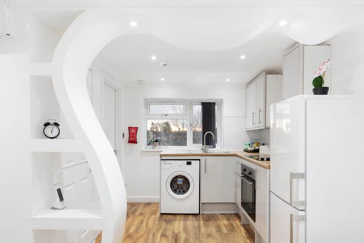 Bright And Cosy Loft Converted Studio Apartment! - Oxford