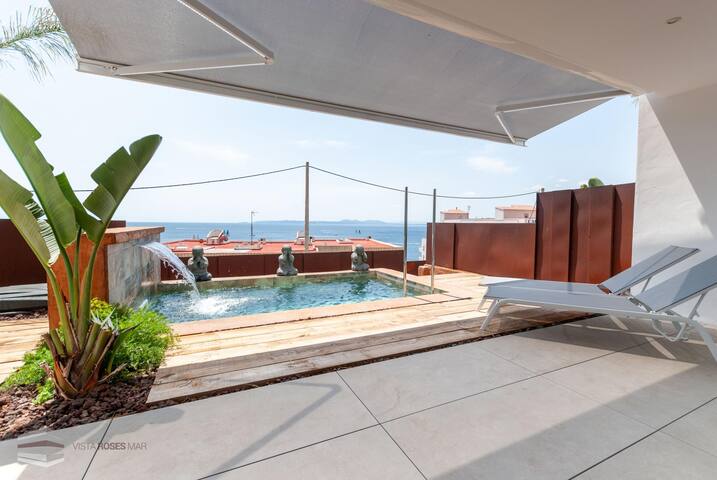 Superior villa with private pool and sea views (An gallery image 3