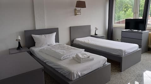 Top Airbnb: BoLA Apartment HH, central location, 3rd floor, kitchen & bathroom · No. 2 in Bramfeld