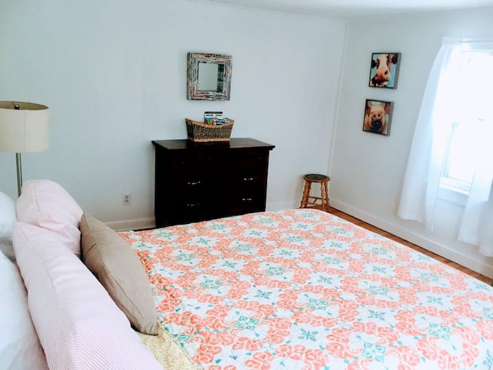 2do dormitorio con cama queen.