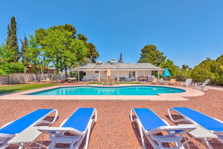 777Rentals – 7BRs/4BA – Sport Court Estate gallery image 2