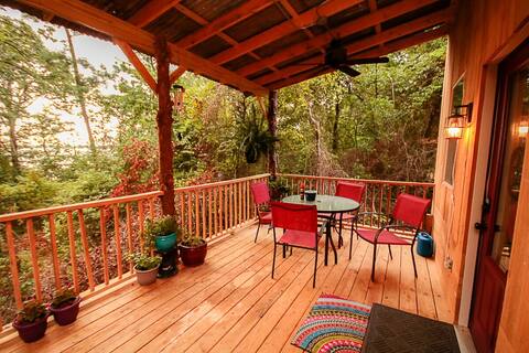 Romantic Getaway at MoonRiver Lake Cabin Escapes