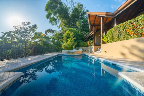 Gated Luxury-Sleeps 13-Ojochal-Near beaches-5 BR