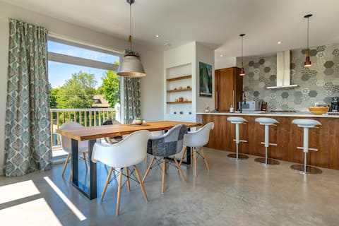 Unit 301 Gare Hotel Apartments