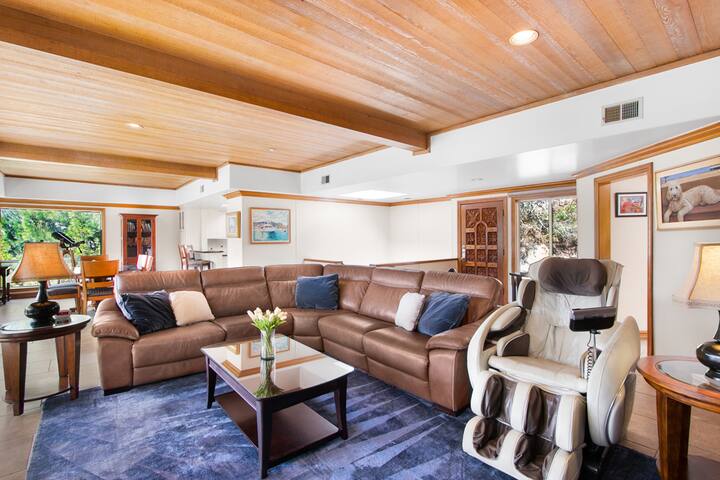 122MT: Stunning home w/ views, cart & AC gallery image 4