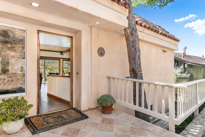 122MT: Stunning home w/ views, cart & AC gallery image 3