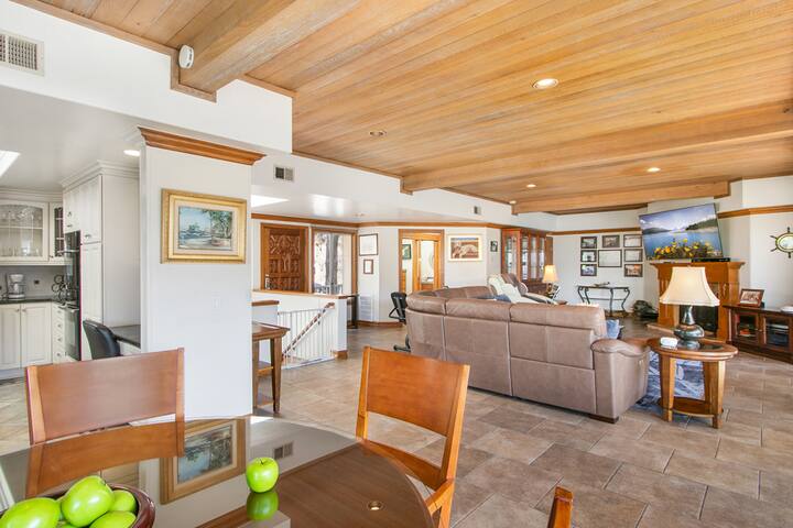 122MT: Stunning home w/ views, cart & AC gallery image 5