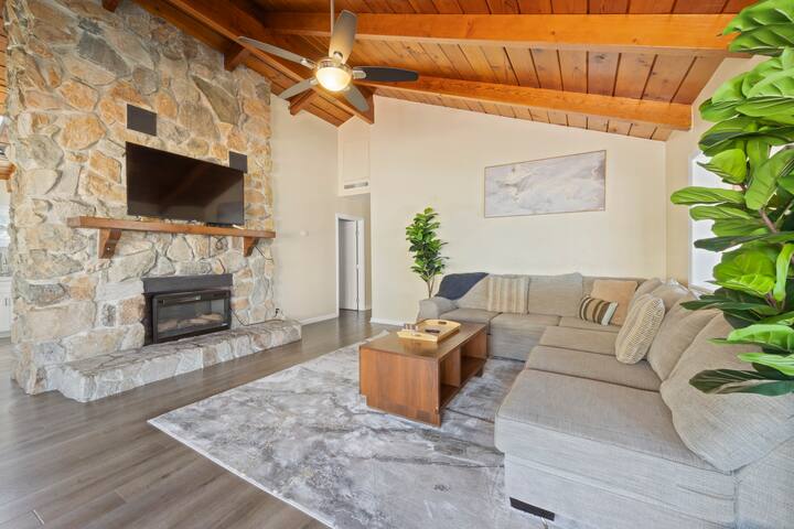 Hilltop House: Upgraded home with views & Cart. gallery image 5