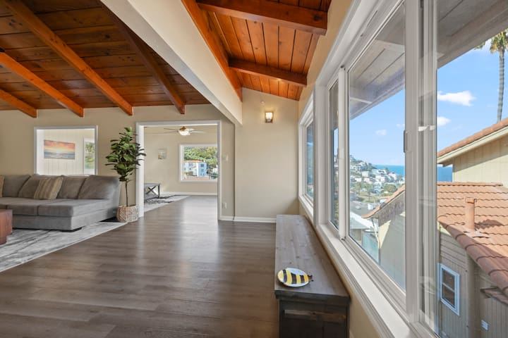 Hilltop House: Upgraded home with views & Cart. gallery image 2