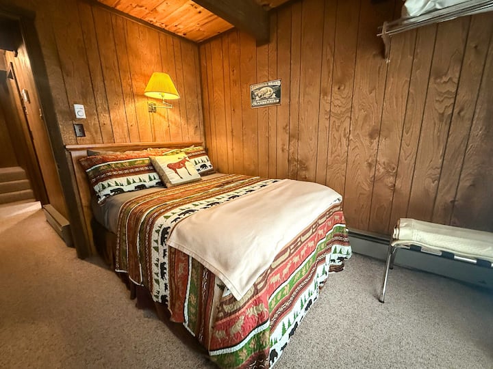 Cozy Full Bedroom | Comfortable bed and linens — perfect after hiking Copper Peak or the Porcupine Mountains.