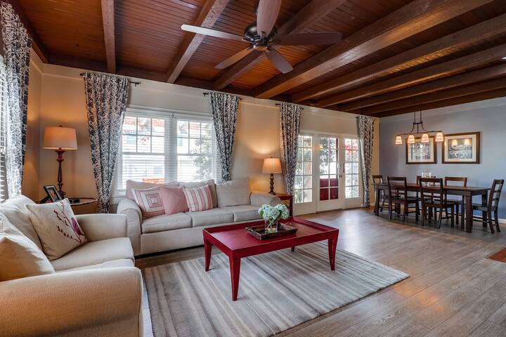 Bette’s Family Retreat: Walk to the Beach. gallery image 5