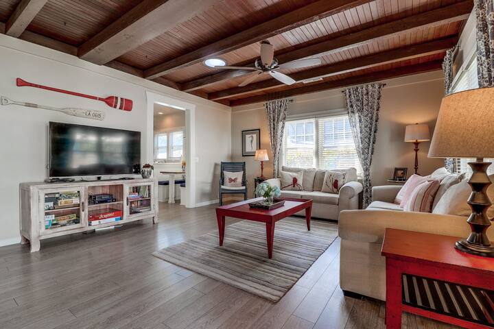 Bette’s Family Retreat: Walk to the Beach. gallery image 4