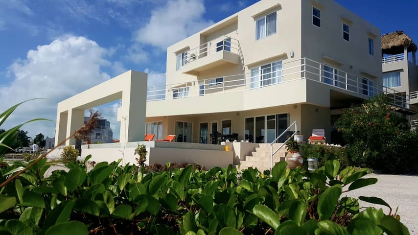 Waterfront 6 BR Villa w/ Private Plunge Pool