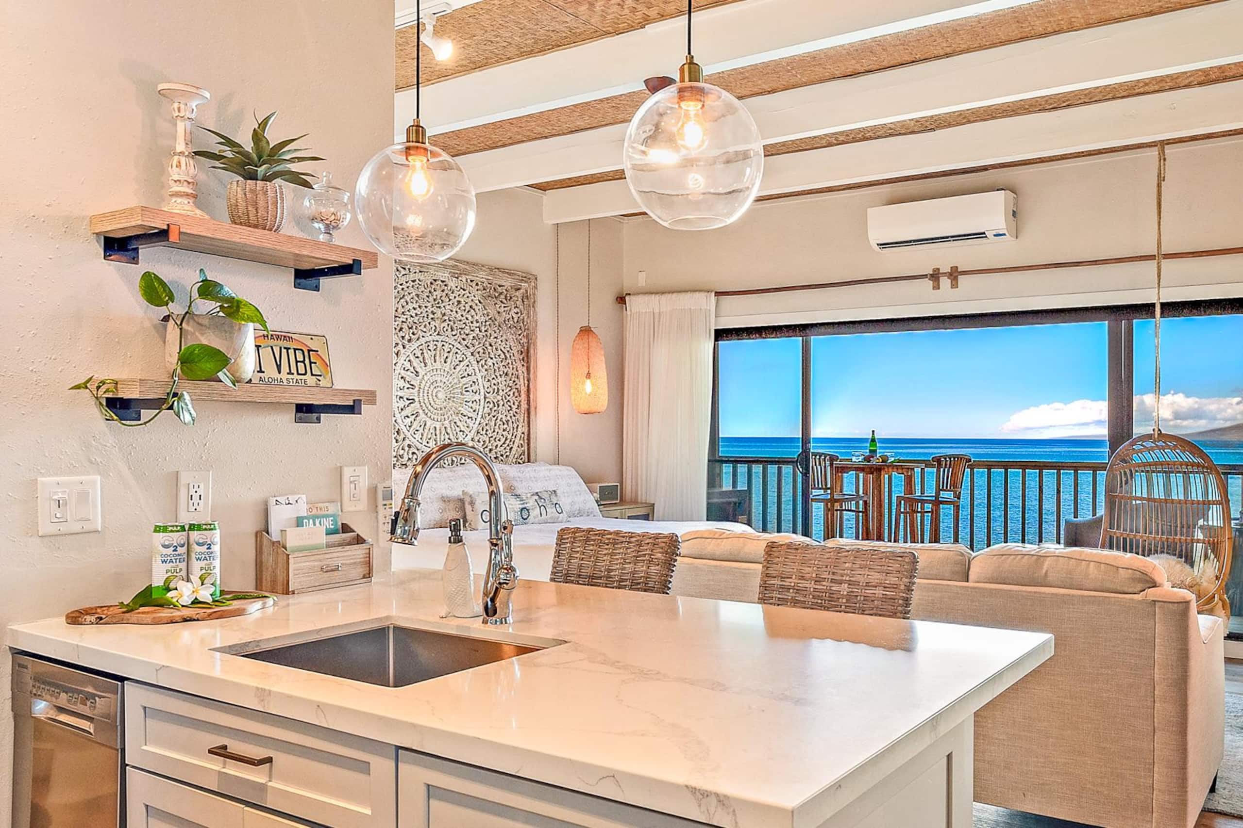 Condo in Lahaina · ★4.98 · 1 bedroom · 1 bed · 1 bath - Image 9