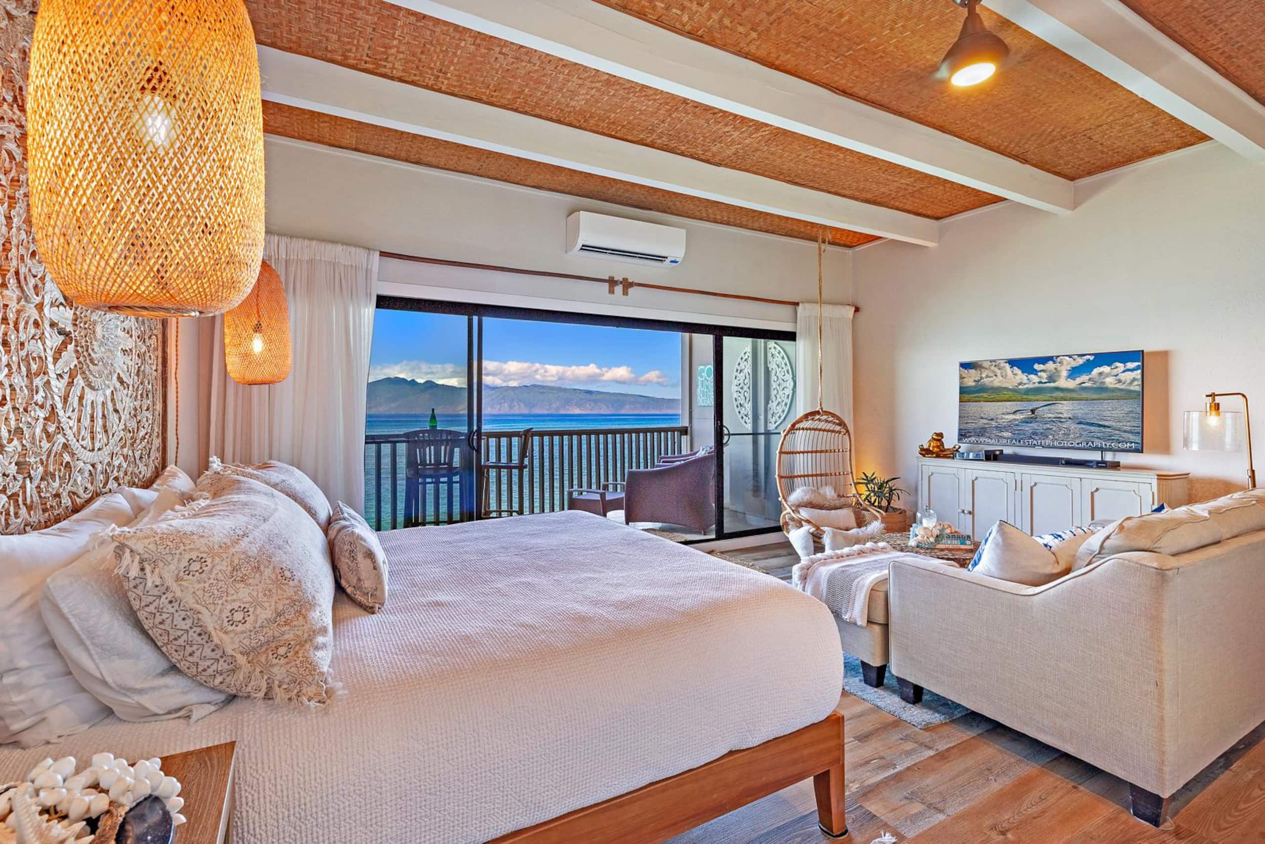 Condo in Lahaina · ★4.98 · 1 bedroom · 1 bed · 1 bath - Image 2
