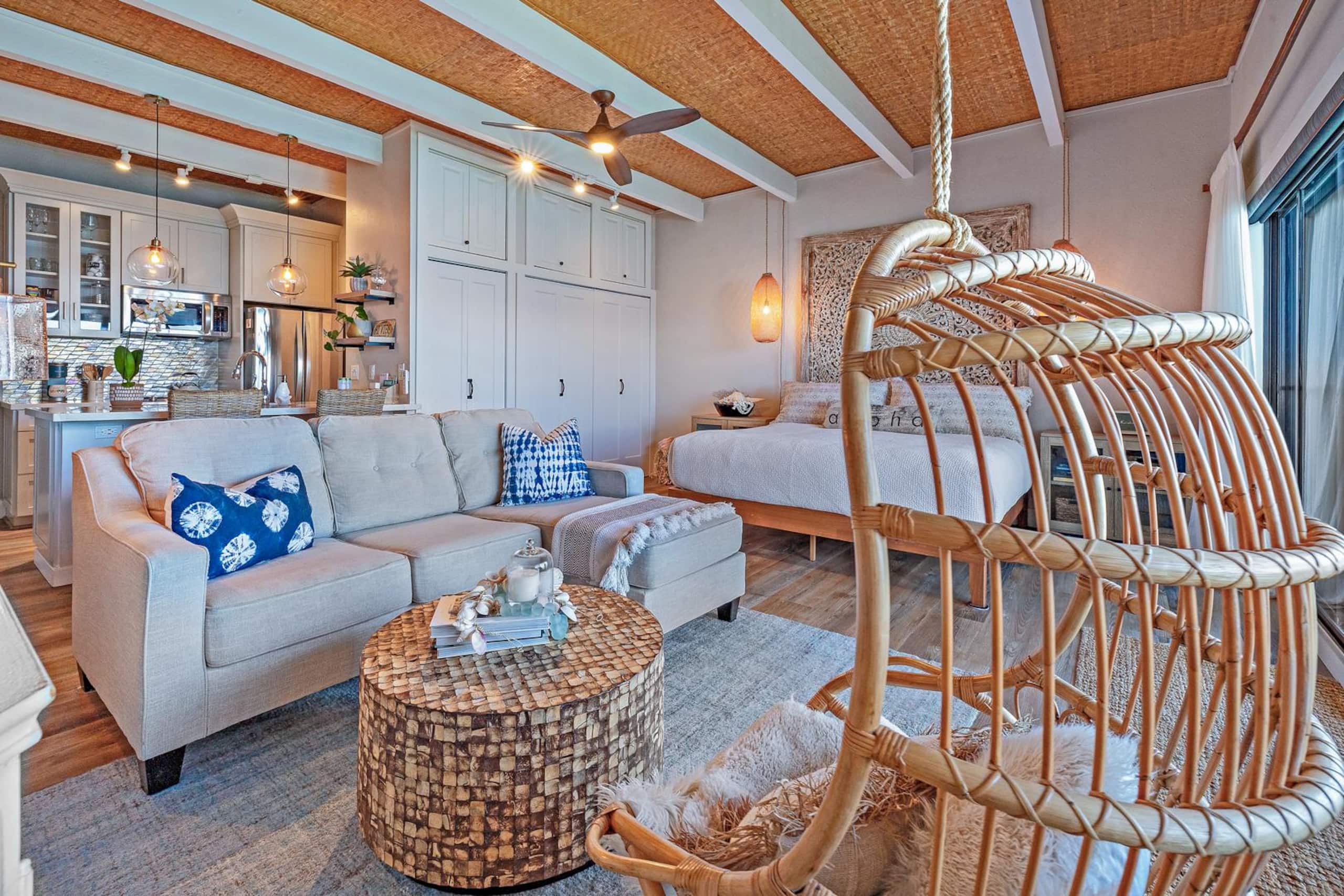 Condo in Lahaina · ★4.98 · 1 bedroom · 1 bed · 1 bath - Image 12