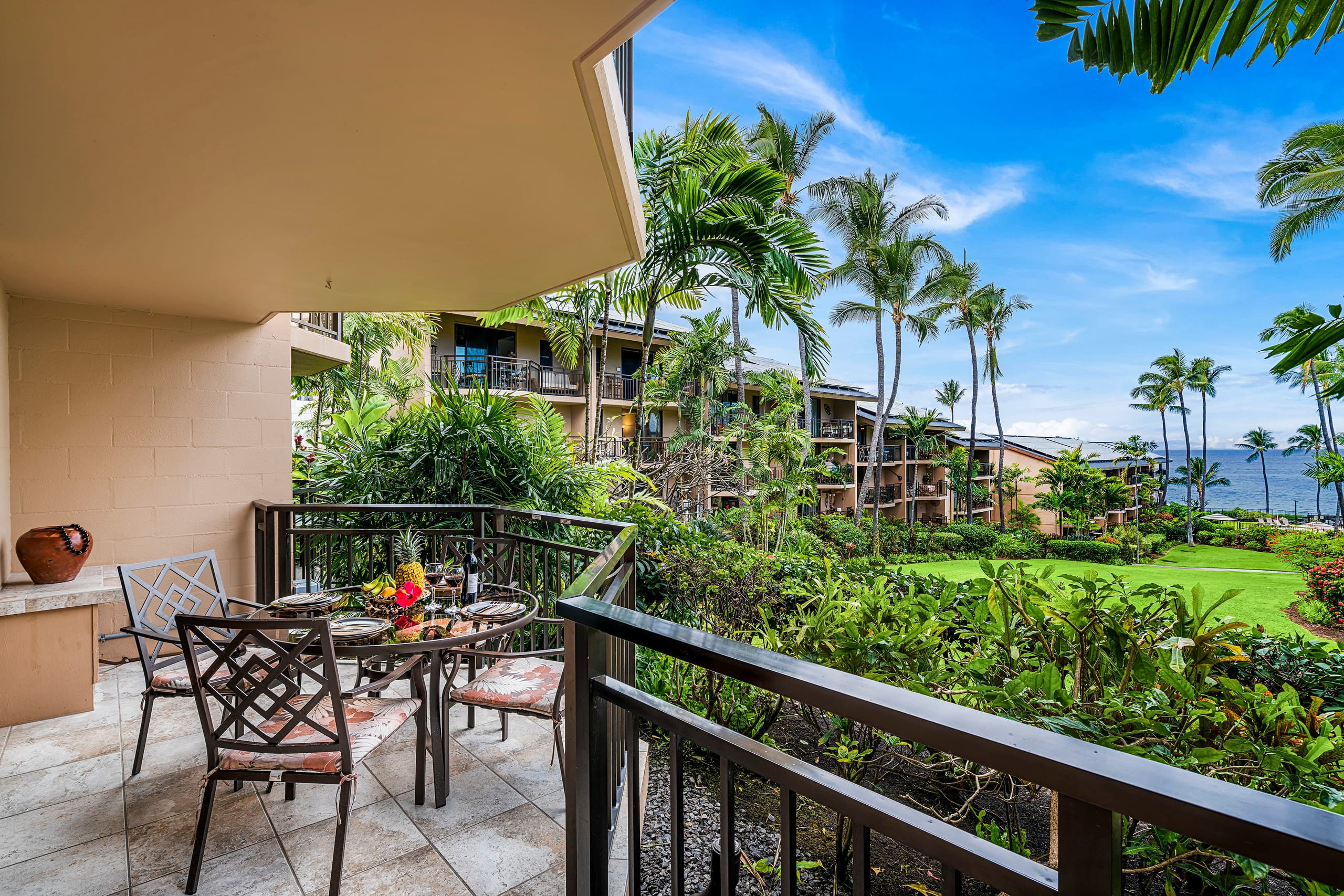 Condo in Kailua-Kona · ★4.72 · 1 bedroom · 2 beds · 1 bath - Image 7