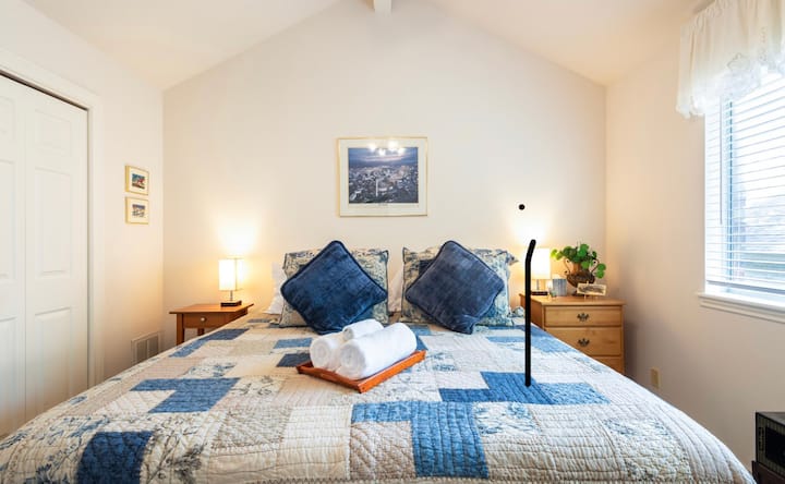 This home has a Tempur-Pedic mattress in the second bedroom for extra comfort.