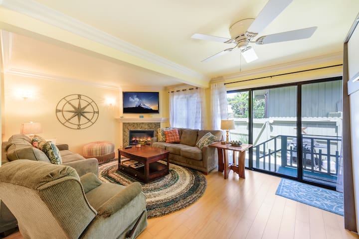 12CT: Remodeled Spacious 3BD Townhome, Patio, BBQ