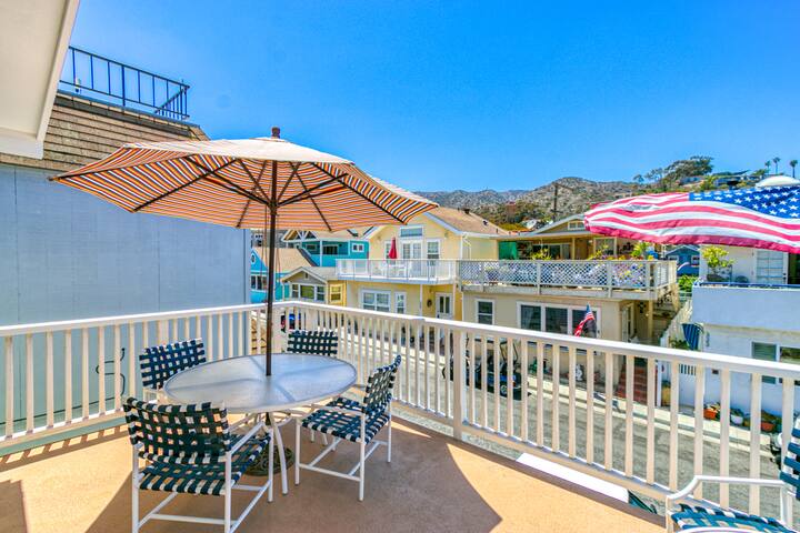 324D: Well-appointed Two Story Home + Great Deck gallery image 3