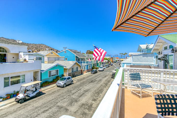 324D: Well-appointed Two Story Home + Great Deck