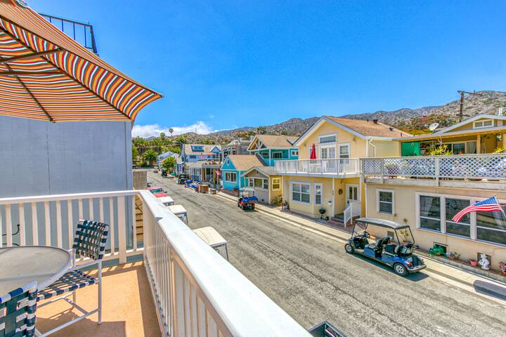 324D: Well-appointed Two Story Home + Great Deck gallery image 5