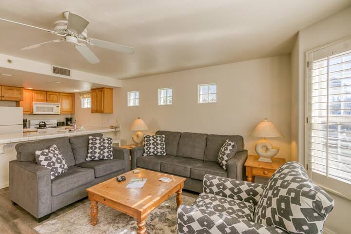 219D:Updated Two-Level Home+Mnt Views gallery image 4