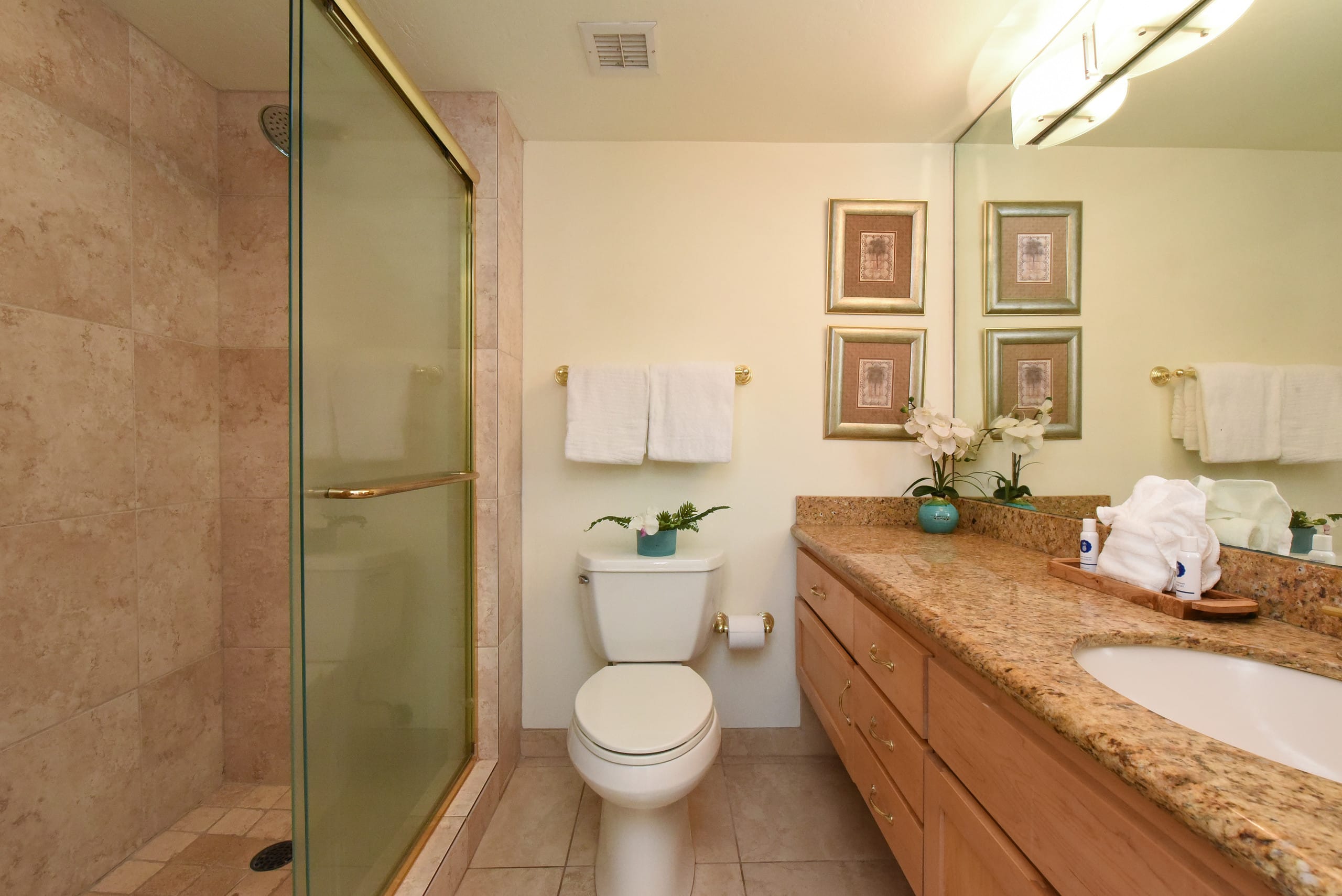 Condo in Lahaina · ★4.59 · 1 bedroom · 2 beds · 1 bath - Image 18