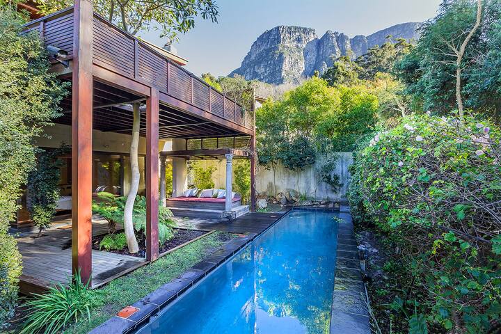 Table Mountain Villa gallery image 3