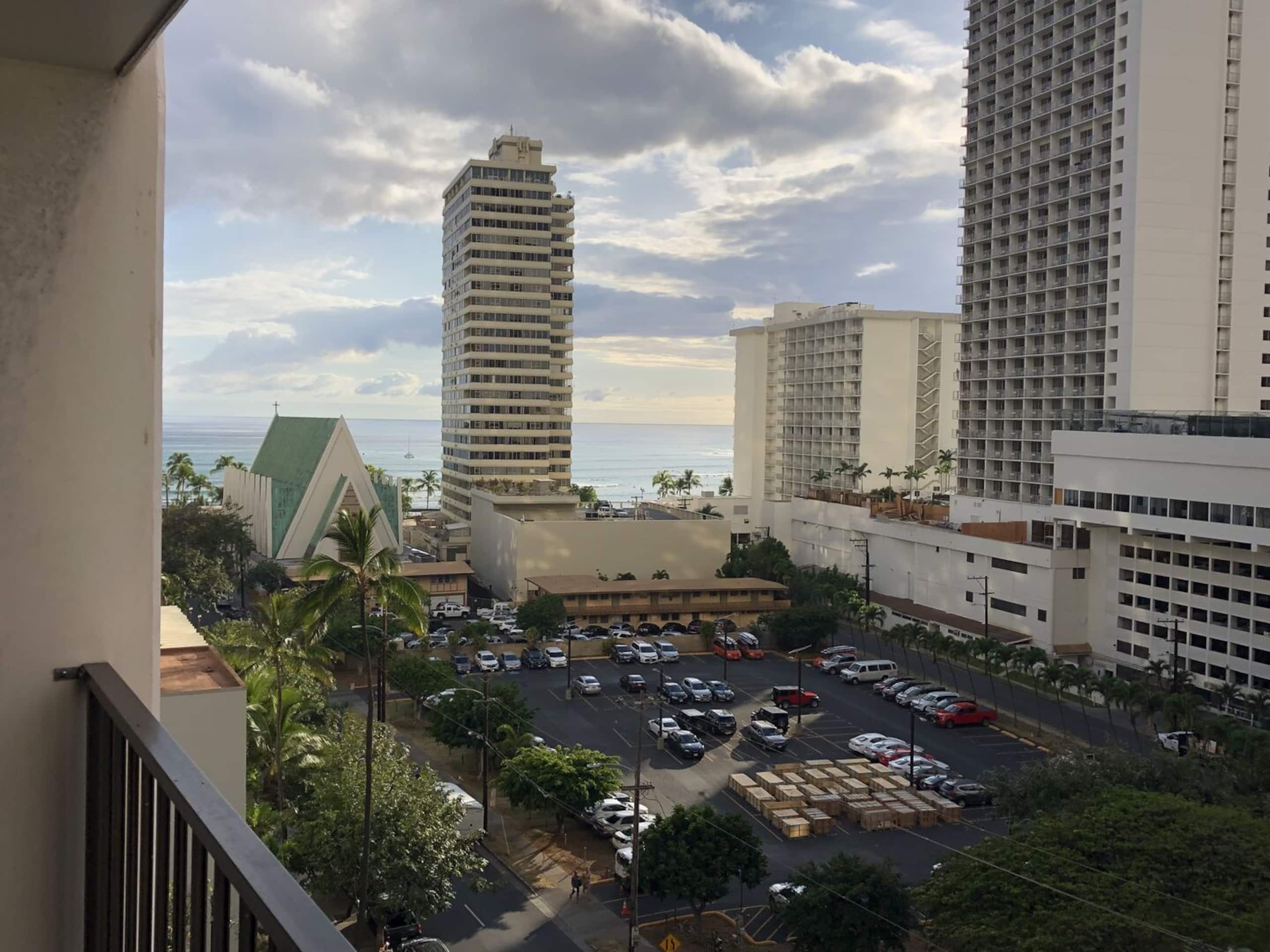 Condo in Honolulu · ★4.33 · 1 bedroom · 2 beds · 1 private bath - Image 19