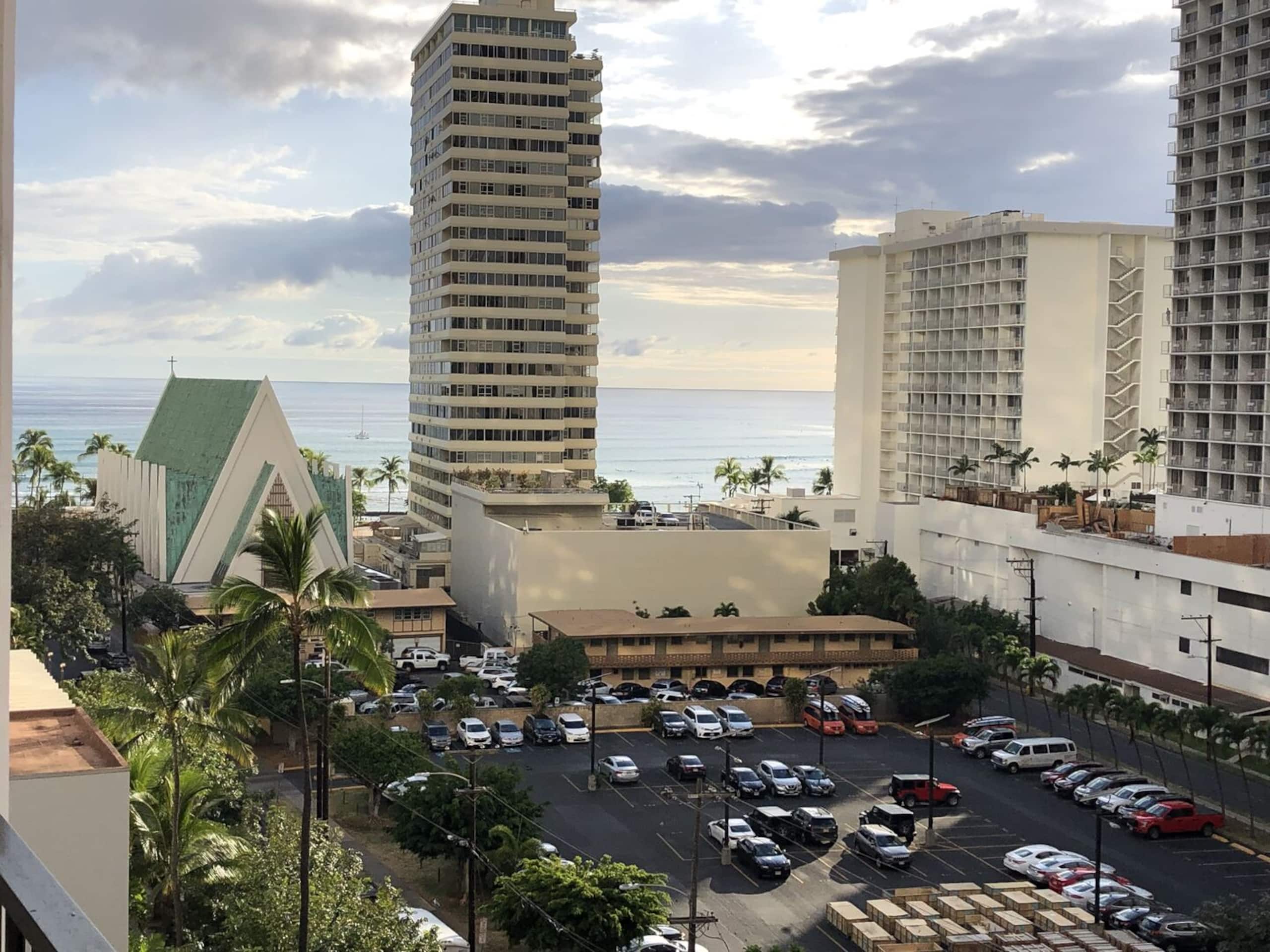 Condo in Honolulu · ★4.33 · 1 bedroom · 2 beds · 1 private bath - Image 22
