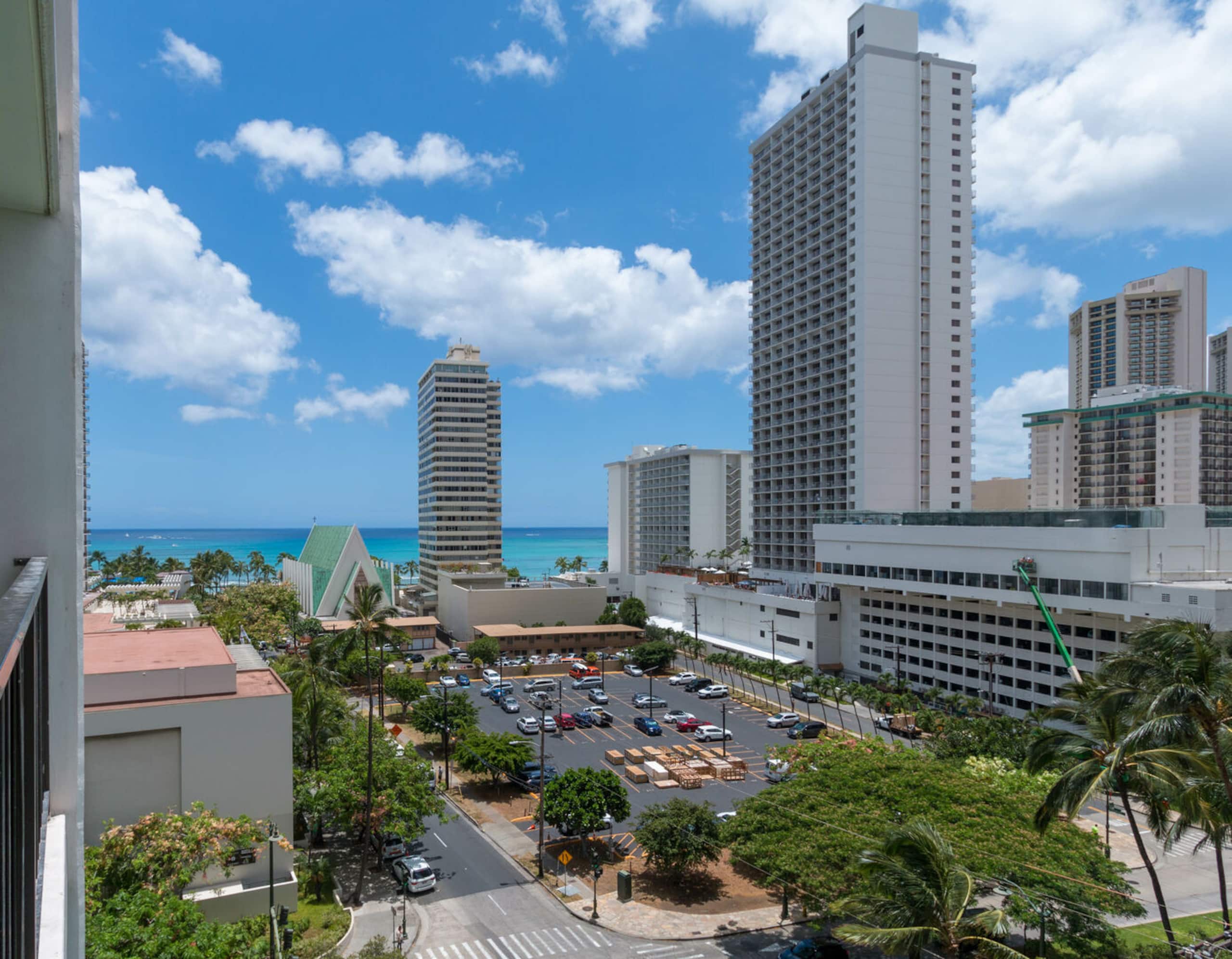 Condo in Honolulu · ★4.33 · 1 bedroom · 2 beds · 1 private bath - Image 2
