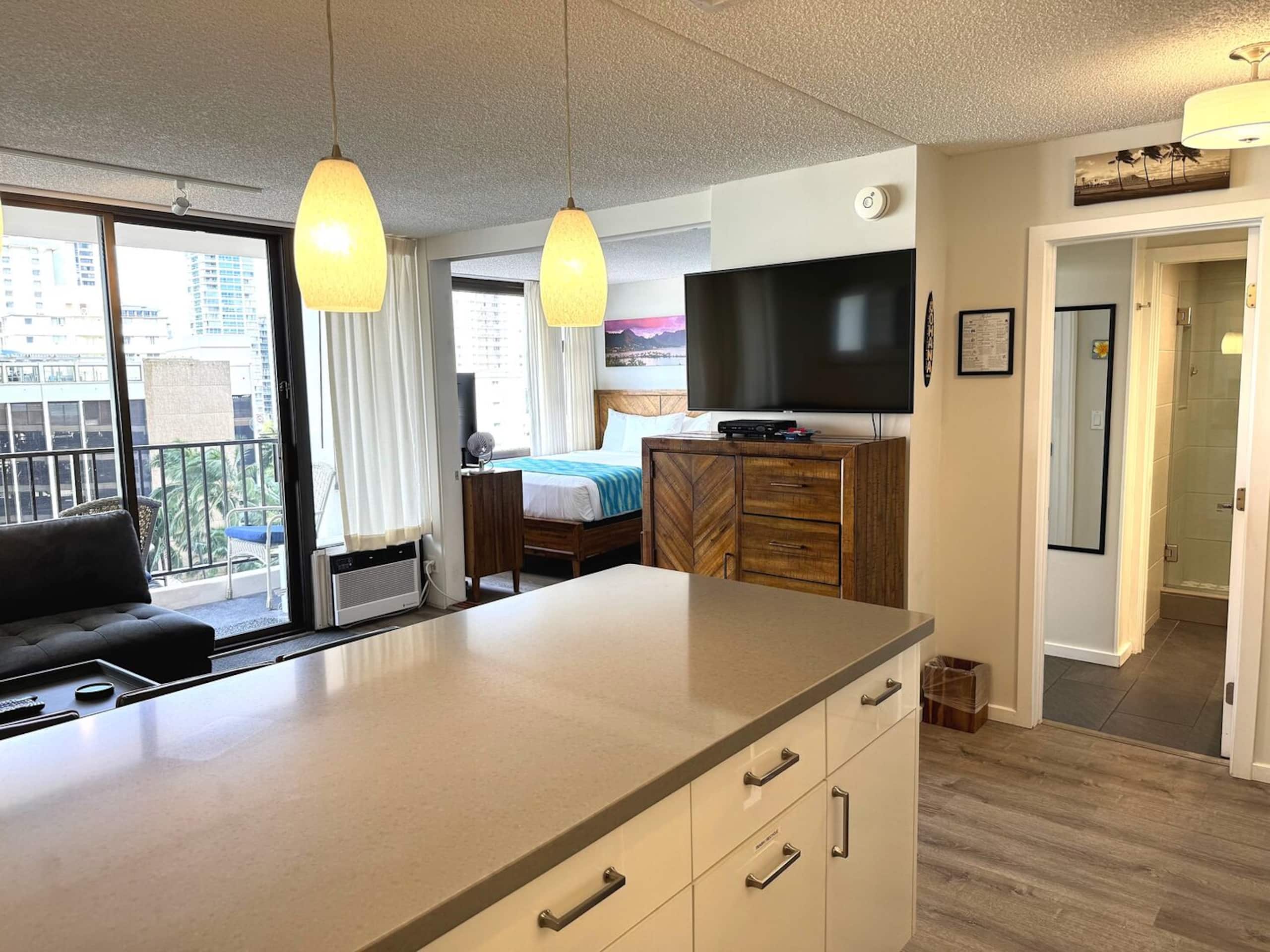 Condo in Honolulu · ★4.33 · 1 bedroom · 2 beds · 1 private bath - Image 13