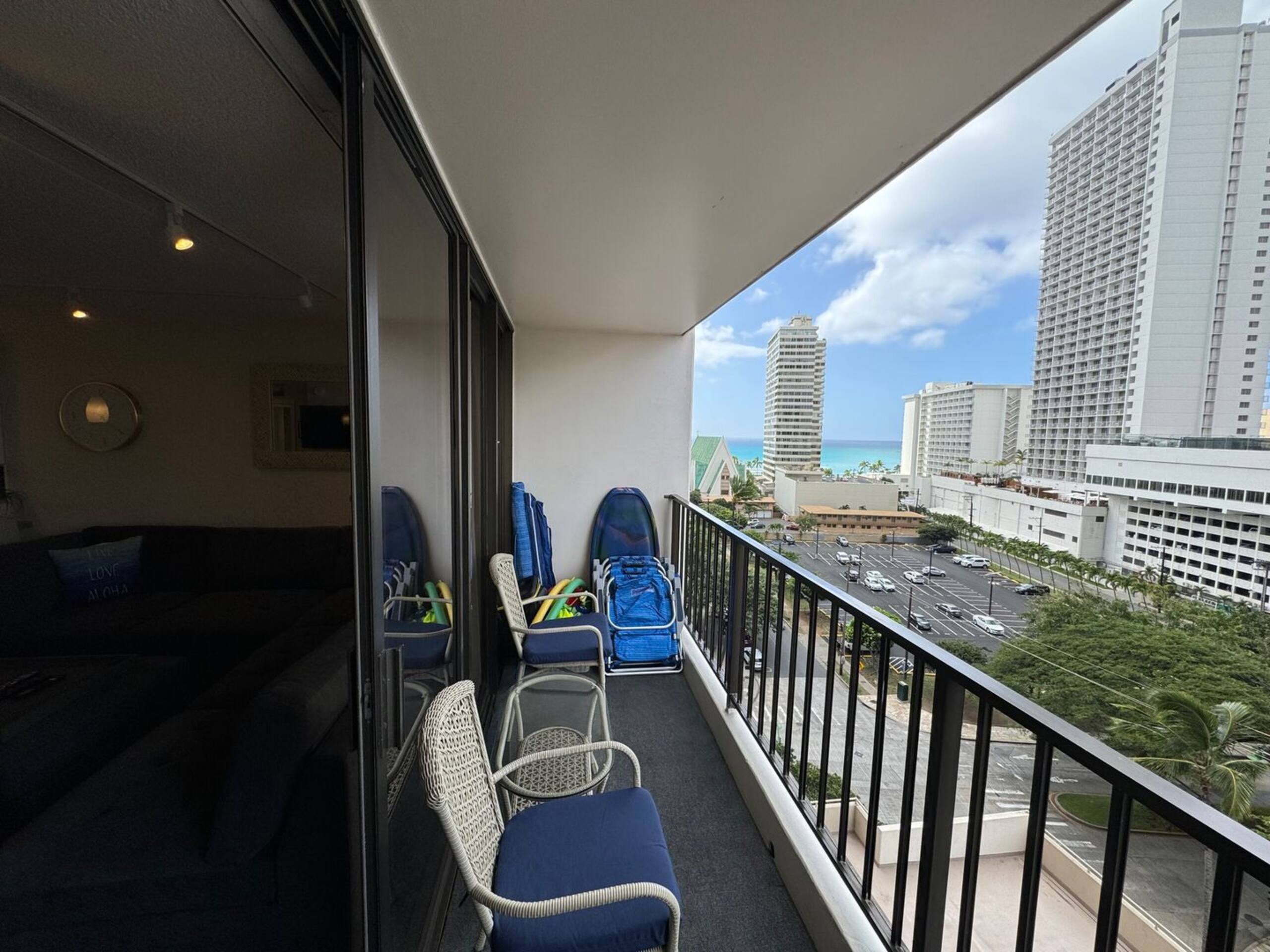 Condo in Honolulu · ★4.33 · 1 bedroom · 2 beds · 1 private bath - Image 20