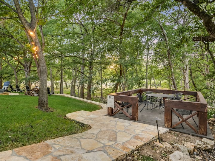 Tranquility Suite  Cypress Creek Access + Fire Pit | On Wimberley Square - Wimberley, TX