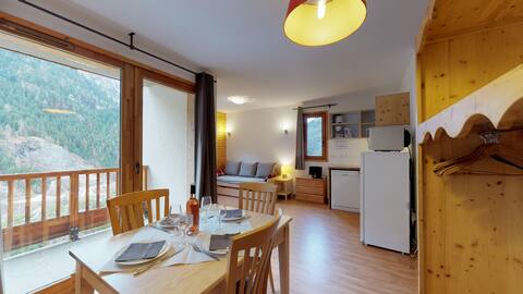 Successful Airbnb property: Hameau 8 101 – Spa & Pool studio 4 pers. in Orelle
