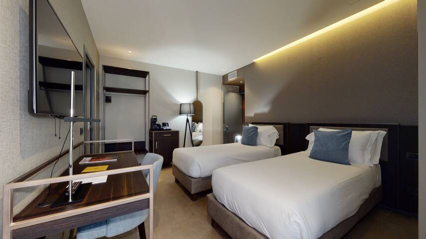 Galleria boutique hotel – Family Executive room gallery image 5