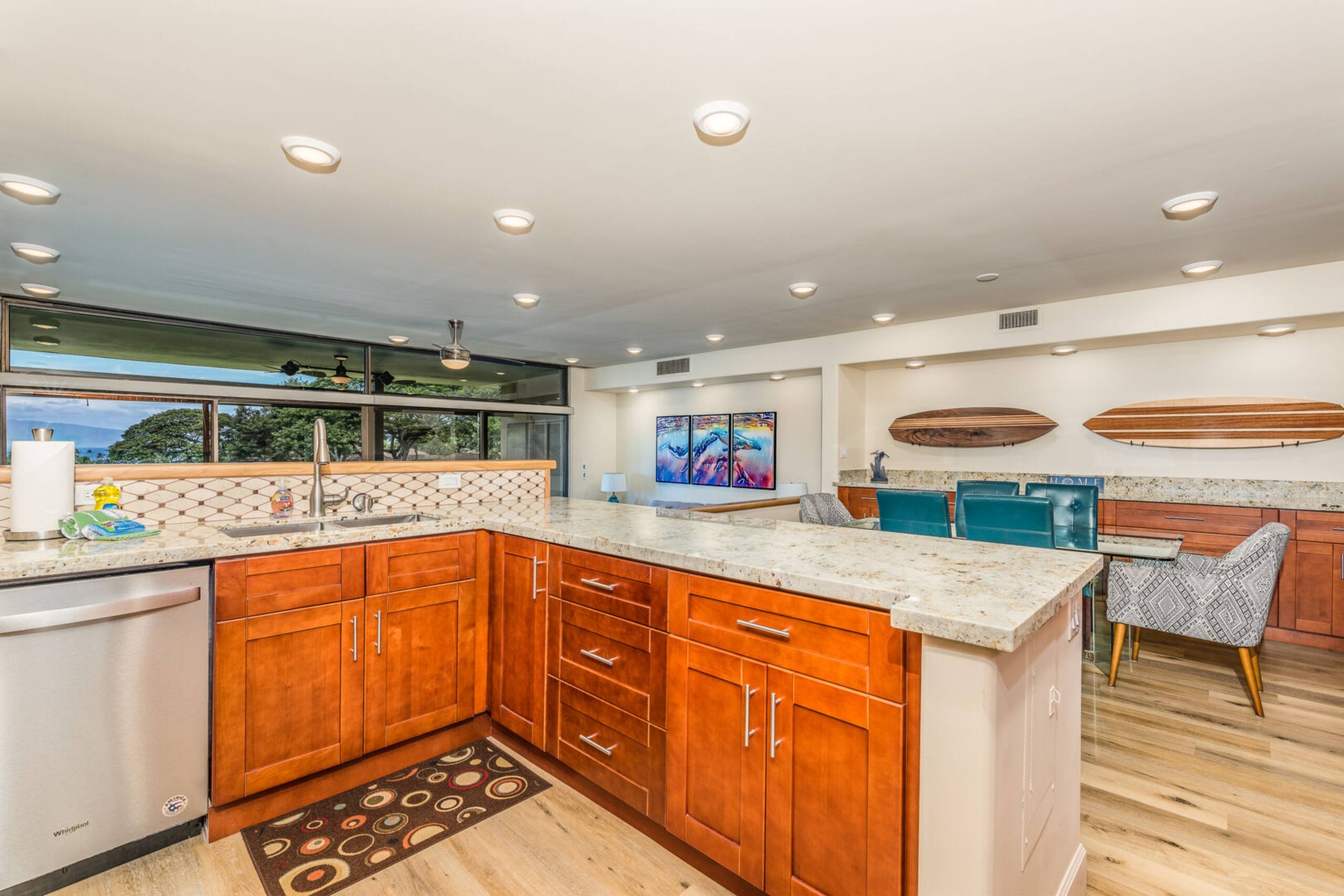 Condo in Lahaina · ★4.89 · 2 bedrooms · 2 beds · 2 baths - Image 2