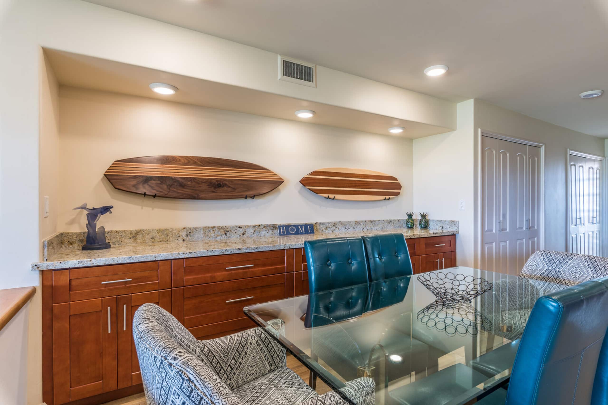 Condo in Lahaina · ★4.89 · 2 bedrooms · 2 beds · 2 baths - Image 10