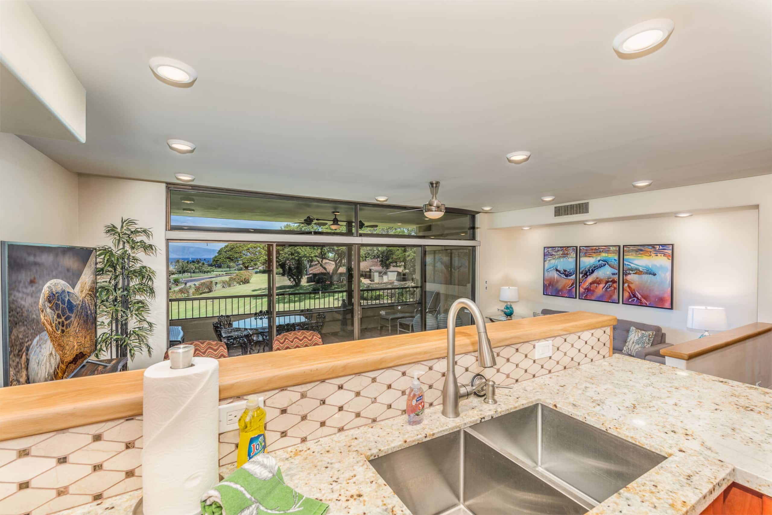 Condo in Lahaina · ★4.89 · 2 bedrooms · 2 beds · 2 baths - Image 8
